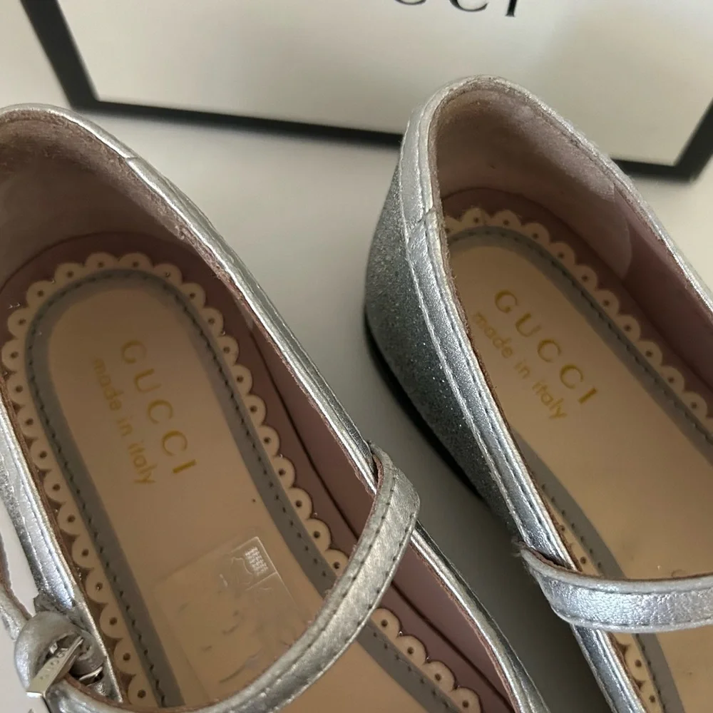 Gucci Toddler Metallic Sparkly Leather Mary Jane Flat Round Toe Shoes EU 25